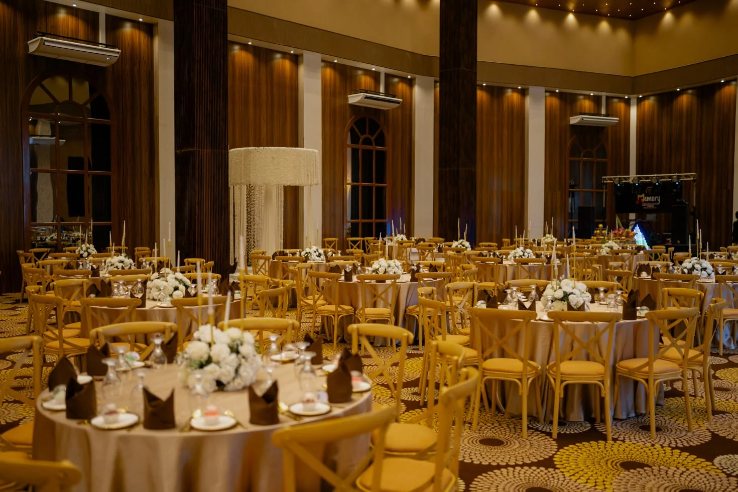 AVORA GRAND BANQUET